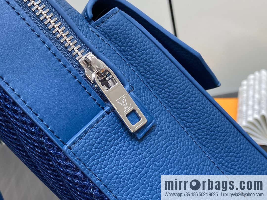 [Boutique‑grade] M23765 blue, full leather breast bag shoulder bag series, autumn and winter new PILOT shoulder bag