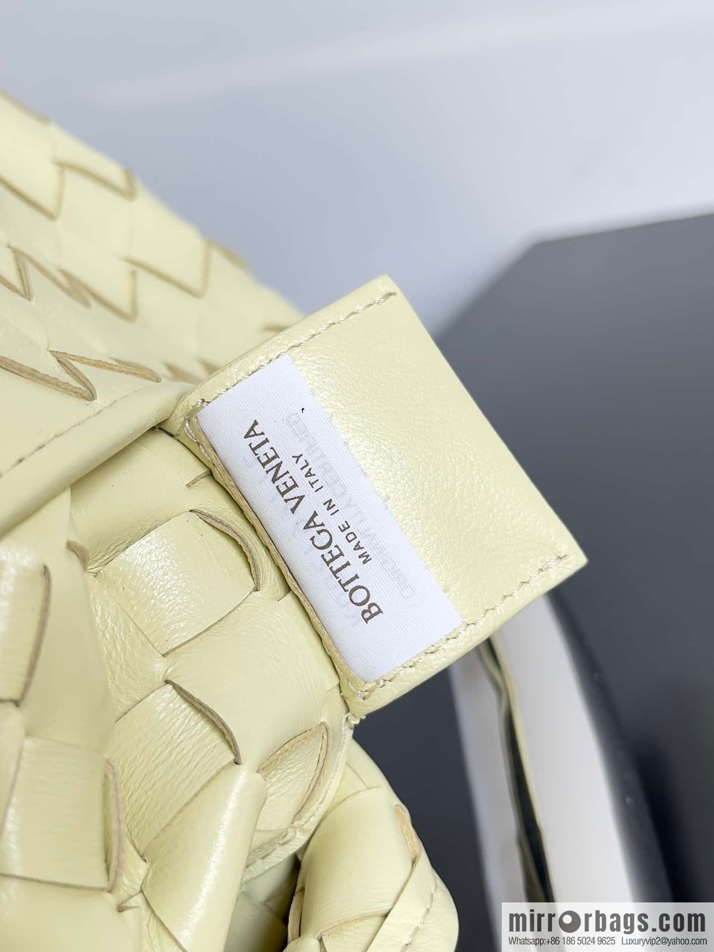 BottegaVeneta2023 new model, Baodiejia Bv spring and summer new mini sardines SARDINE model number: 716082 large