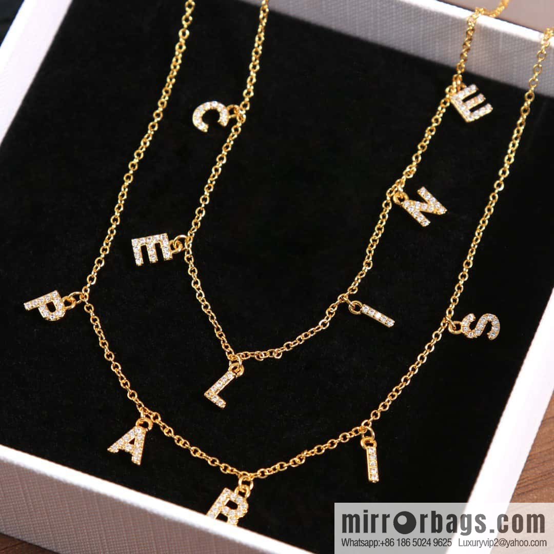 ☀️New ☑️ Celine double fringed letter necklace ☀️