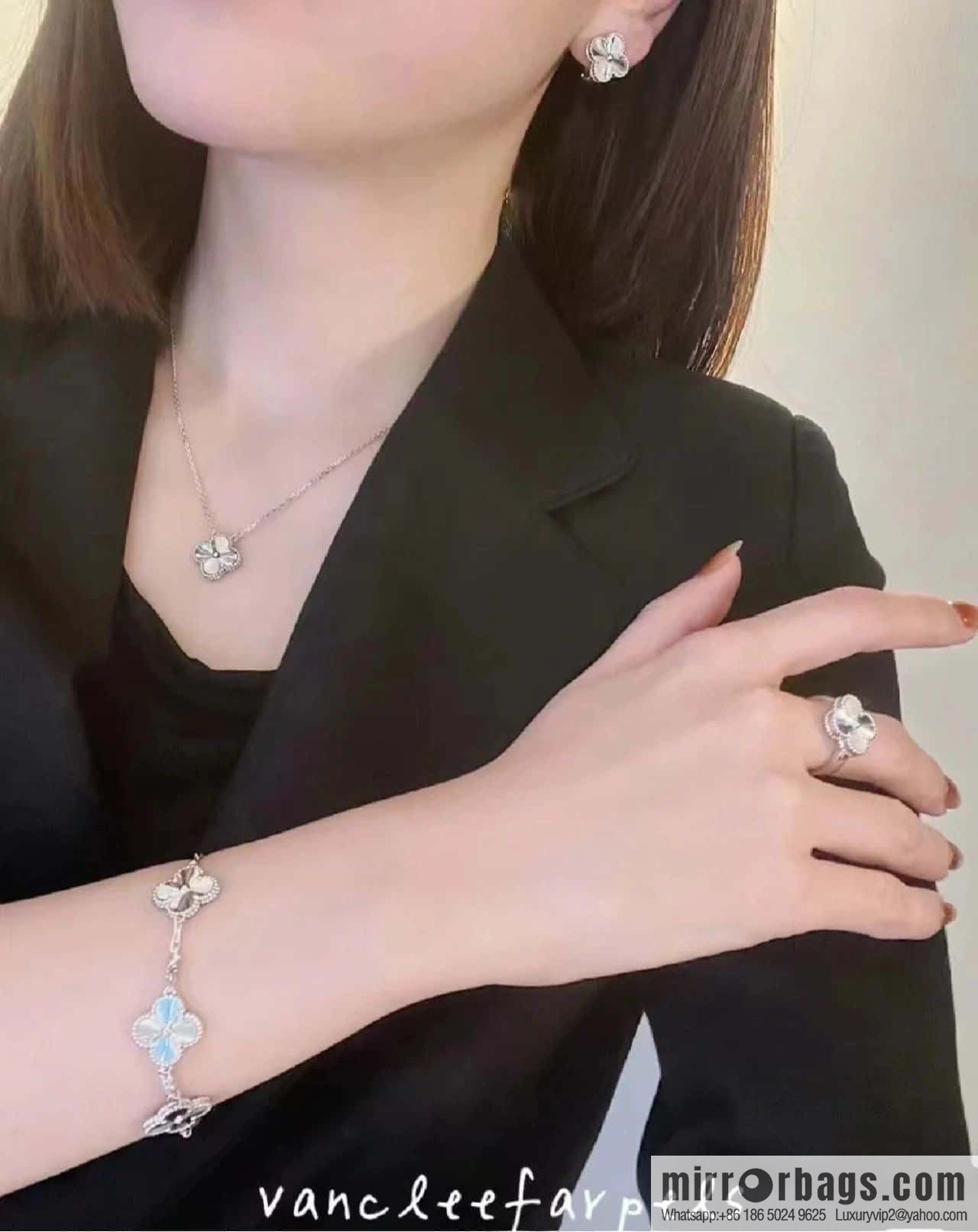☀️Van Cleef & Arpels Vintage Alhambra ring Four-leaf clover white gold laser engraved ring ☀