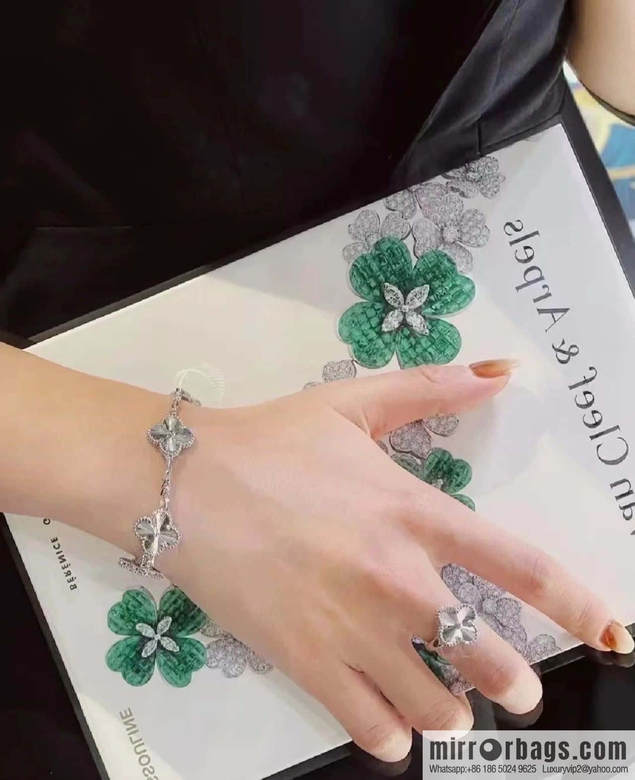 ☀️Van Cleef & Arpels Vintage Alhambra ring Four-leaf clover white gold laser engraved ring ☀