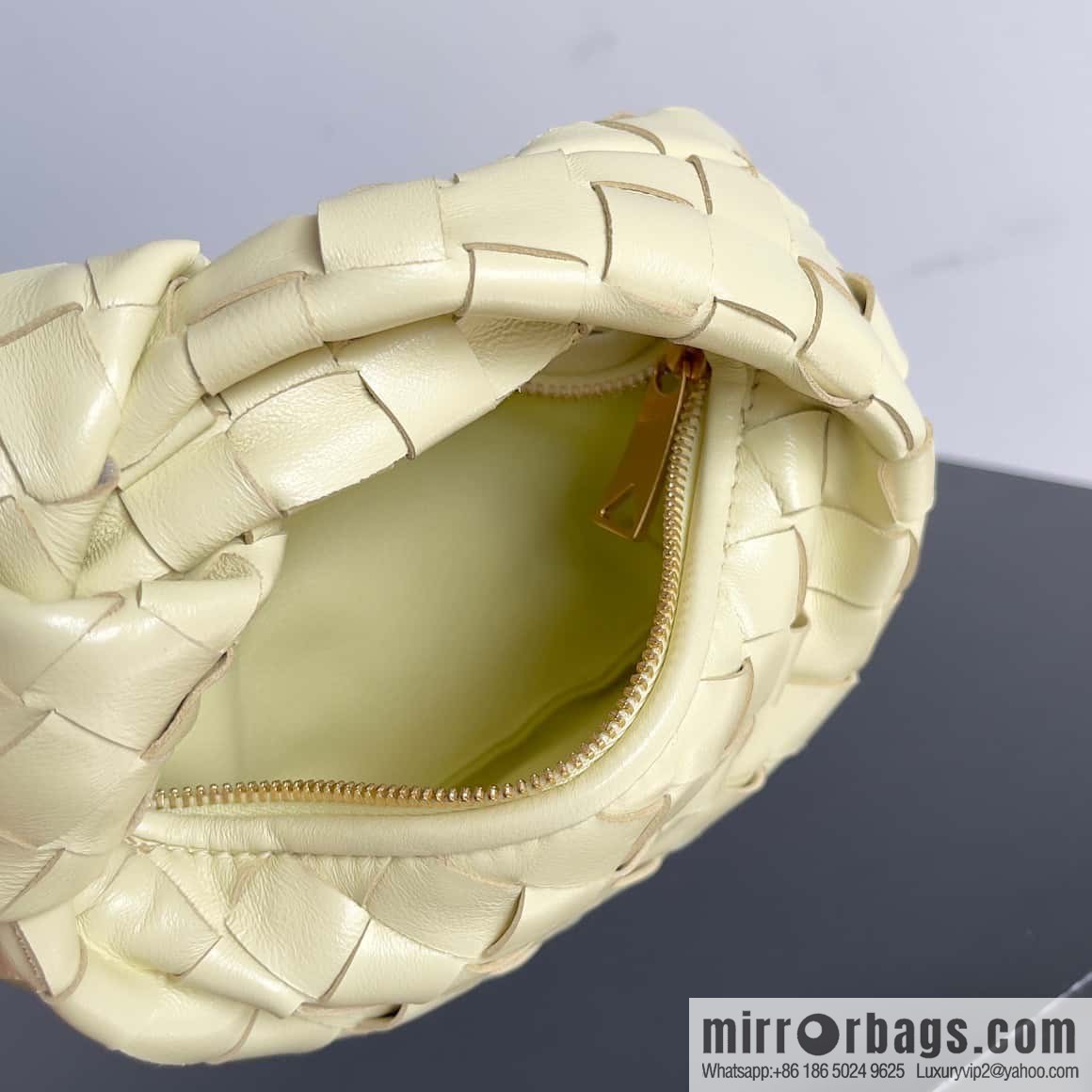 BV super mini JODIE tote bag dumpling bag, woven knotted bag, model number: 730828.