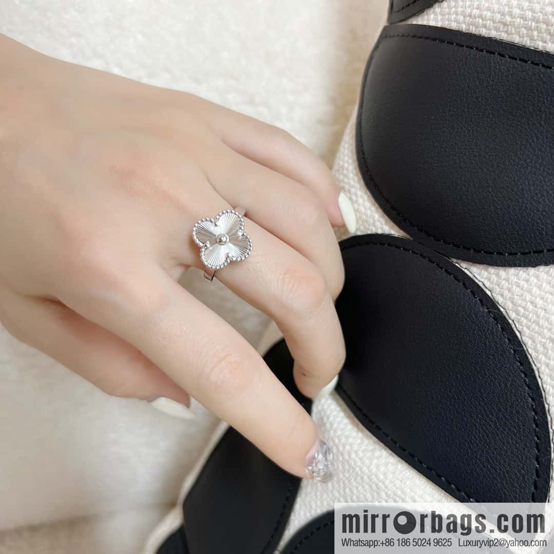 ☀️Van Cleef & Arpels Vintage Alhambra ring Four-leaf clover white gold laser engraved ring ☀