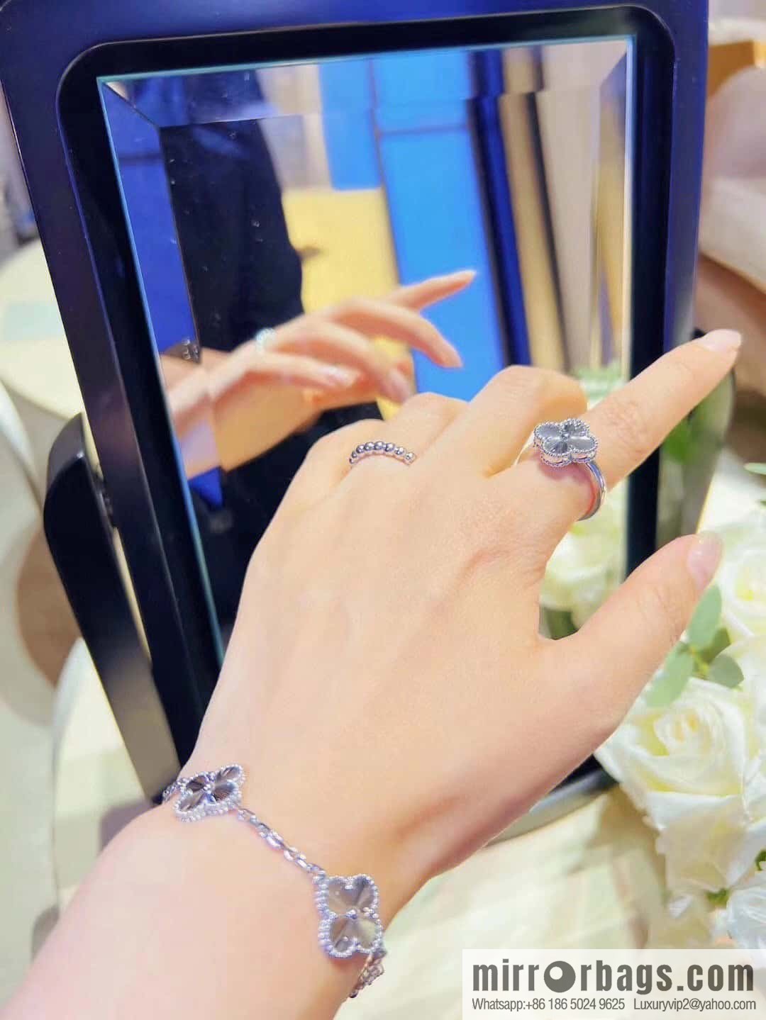☀️Van Cleef & Arpels Vintage Alhambra ring Four-leaf clover white gold laser engraved ring ☀