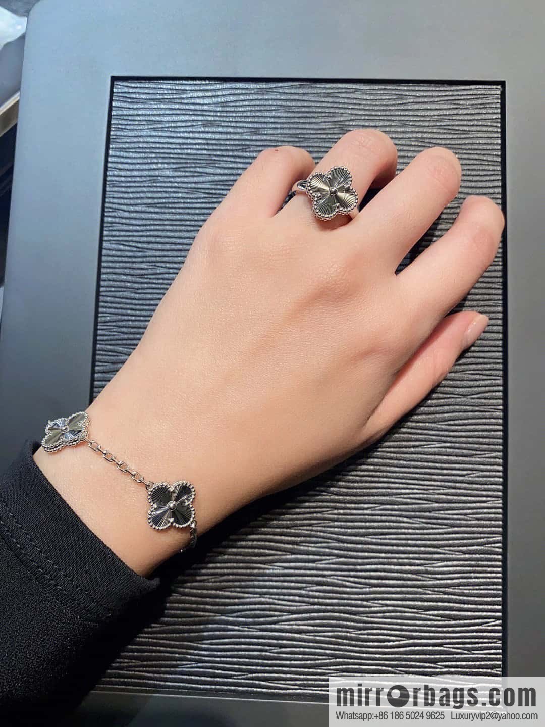 ☀️Van Cleef & Arpels Vintage Alhambra ring Four-leaf clover white gold laser engraved ring ☀