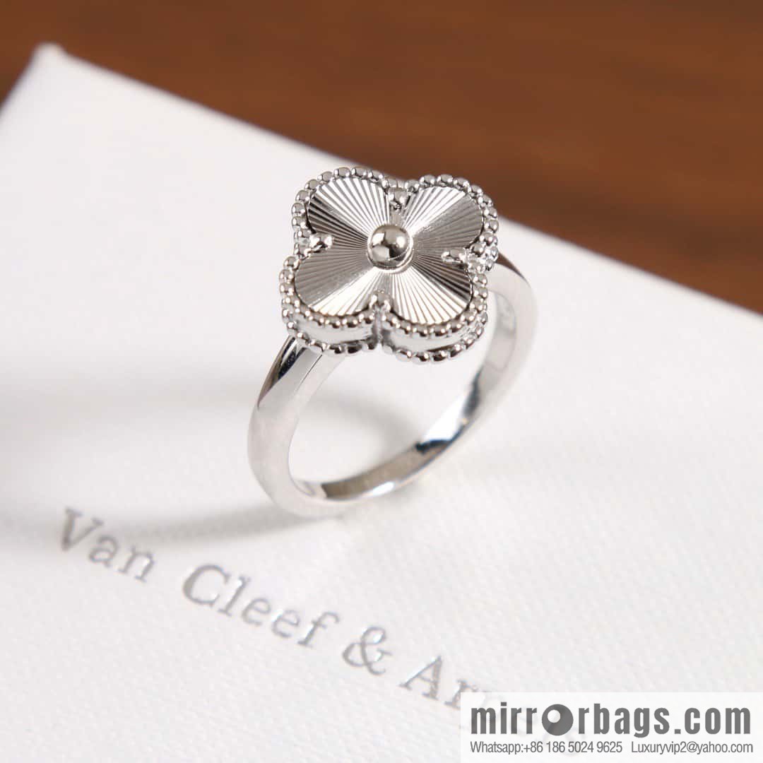 ☀️Van Cleef & Arpels Vintage Alhambra ring Four-leaf clover white gold laser engraved ring ☀