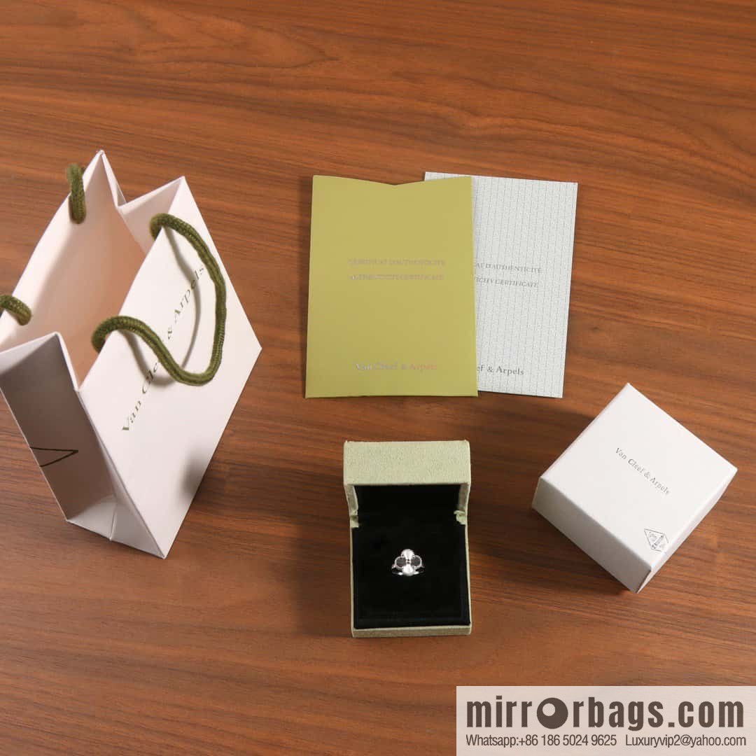 ☀️Van Cleef & Arpels Vintage Alhambra ring Four-leaf clover white gold laser engraved ring ☀