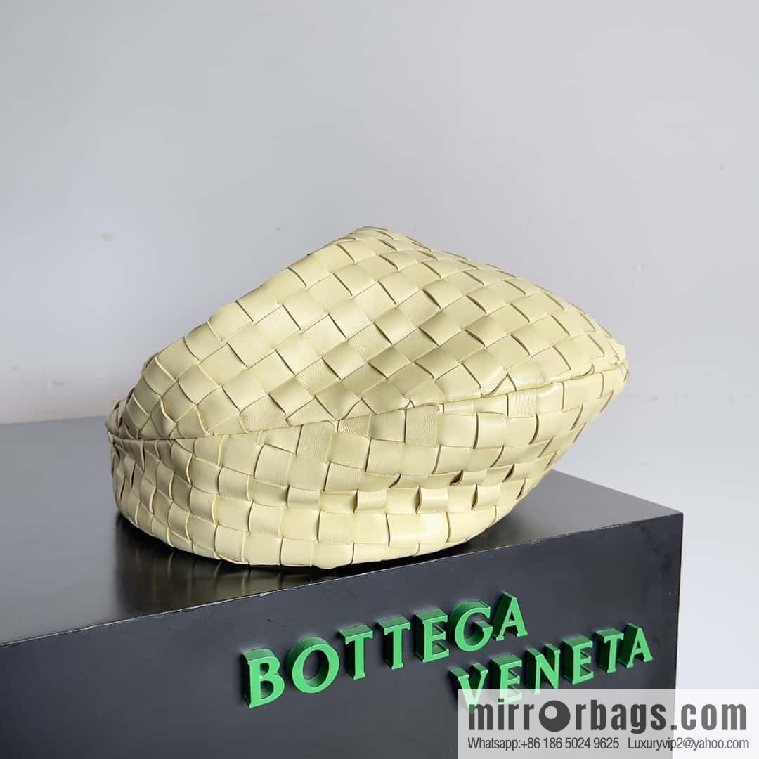 Bv2022 new product, medium Jodie braided knotted round hobo bag, model number: 690225