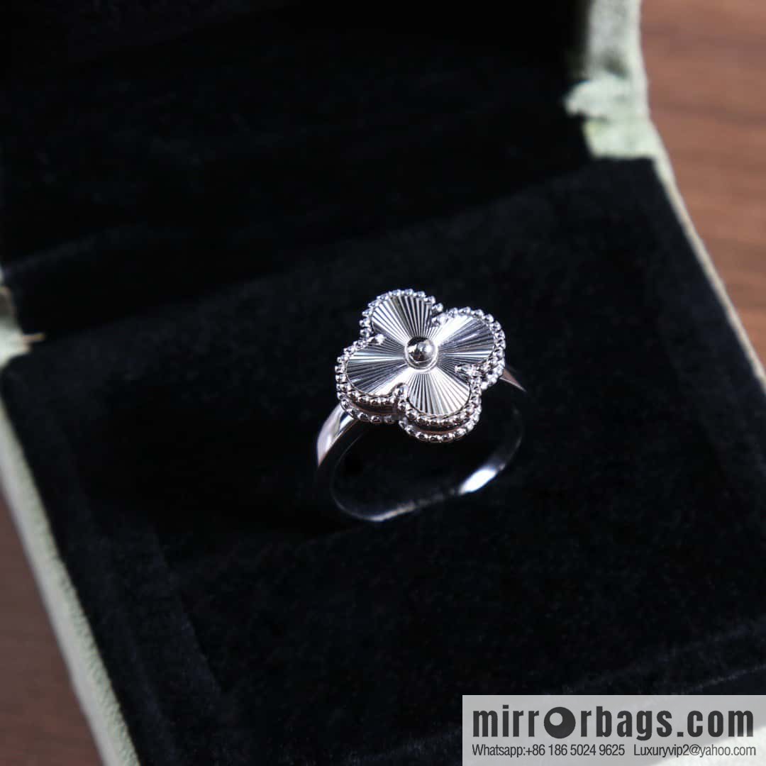 ☀️Van Cleef & Arpels Vintage Alhambra ring Four-leaf clover white gold laser engraved ring ☀