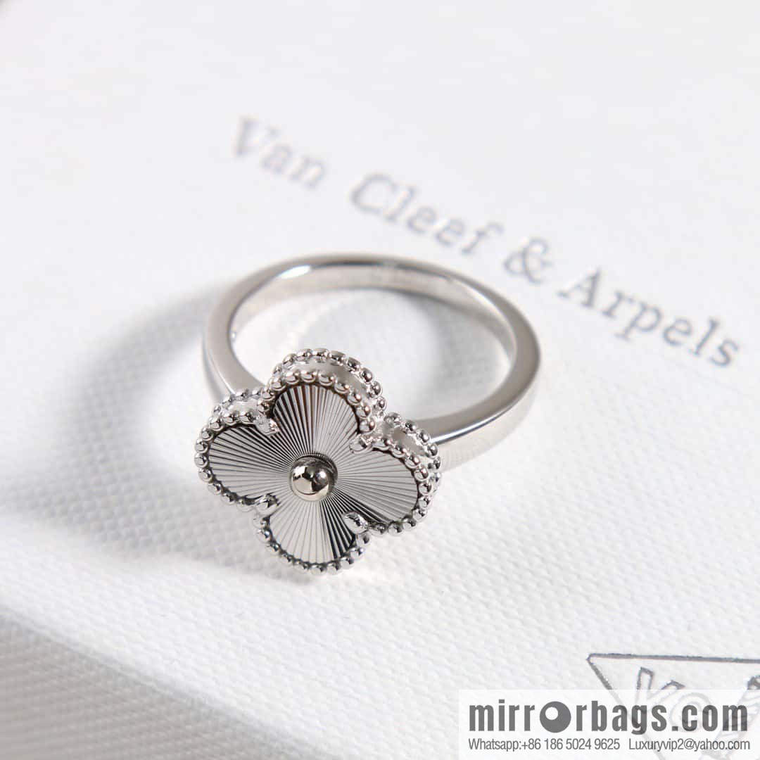 ☀️Van Cleef & Arpels Vintage Alhambra ring Four-leaf clover white gold laser engraved ring ☀