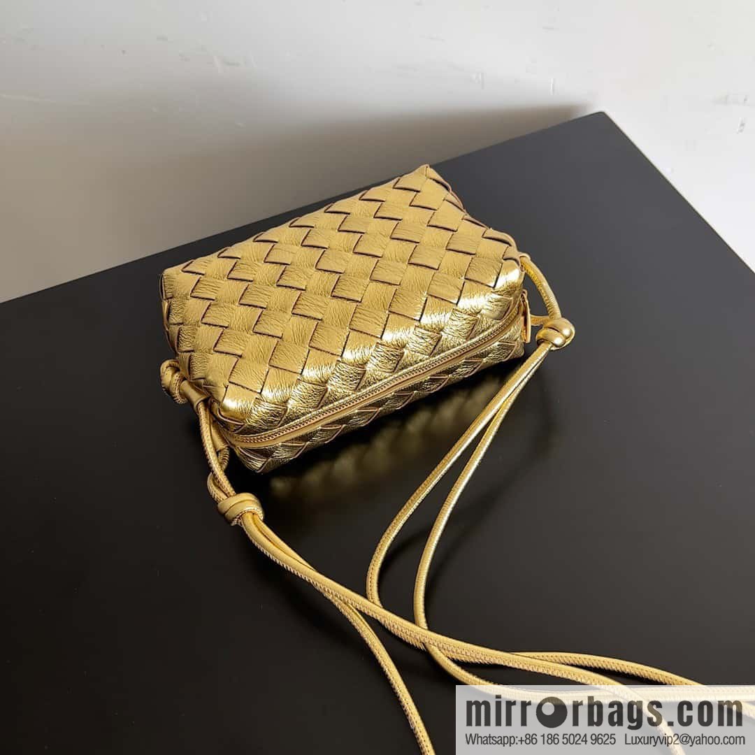 Bottega Veneta, model number 680254, the new model is coming, woven mini round square bag.