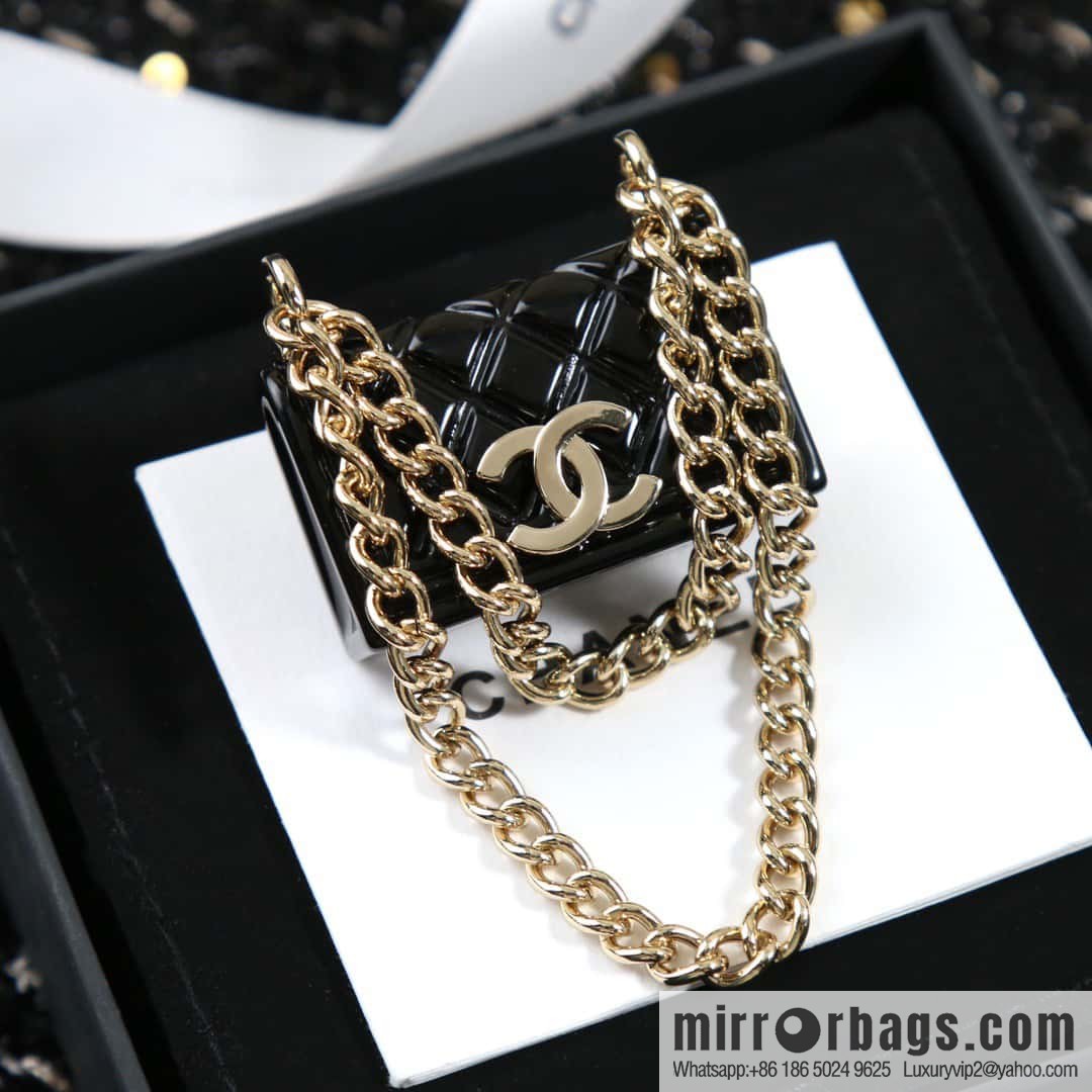 ☀️New ☑️ Chanel C1 double c tassel diamond bag 👜 stud earrings ☀️