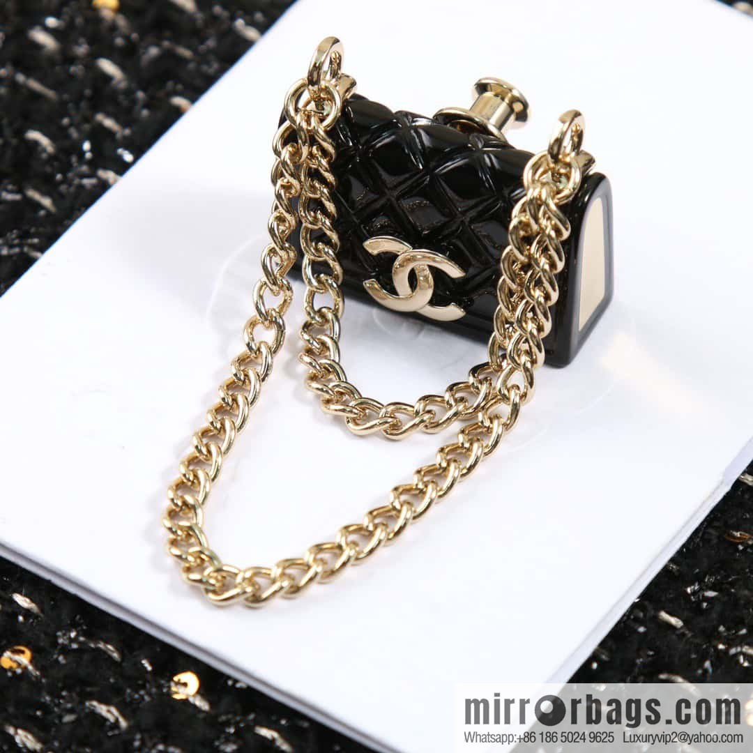 ☀️New ☑️ Chanel double c fringed rhombus bag 👜 brooch ☀️