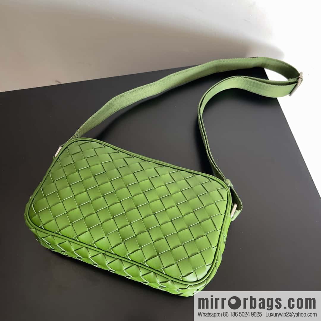BV lntrecciato woven leather (fabric) crossbody bag model number: 710048