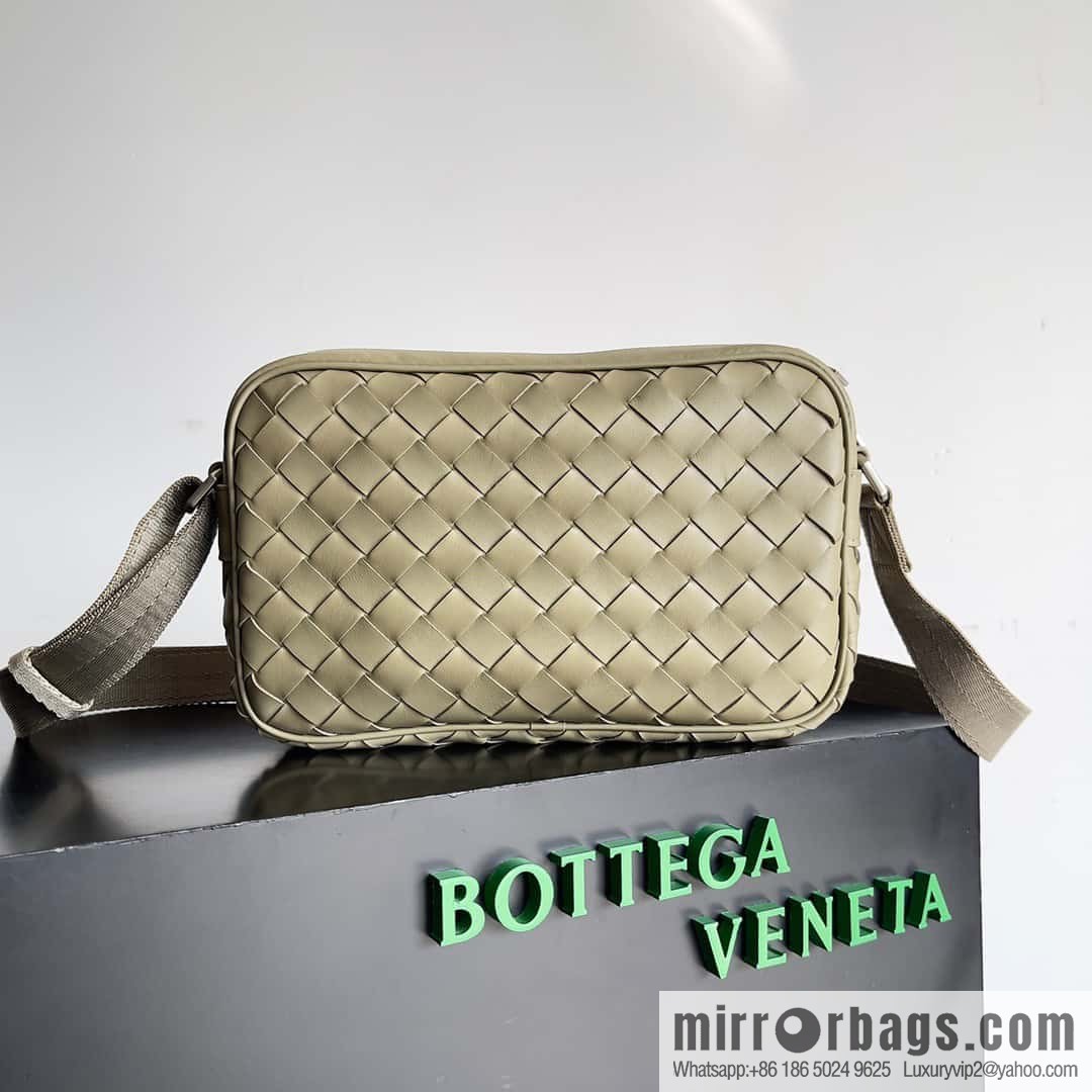 BV lntrecciato woven leather (fabric) crossbody bag model number: 710048