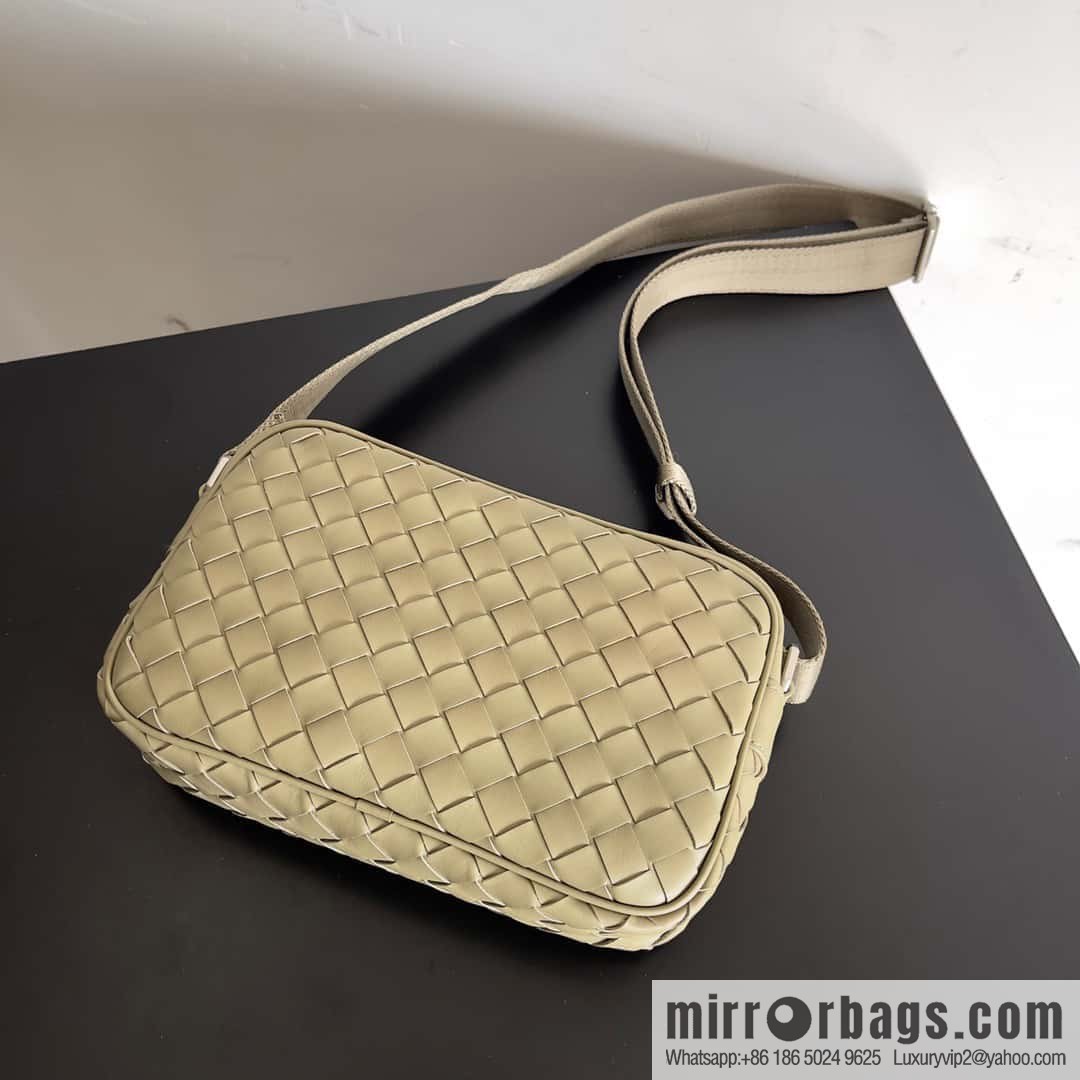 BV lntrecciato woven leather (fabric) crossbody bag model number: 710048