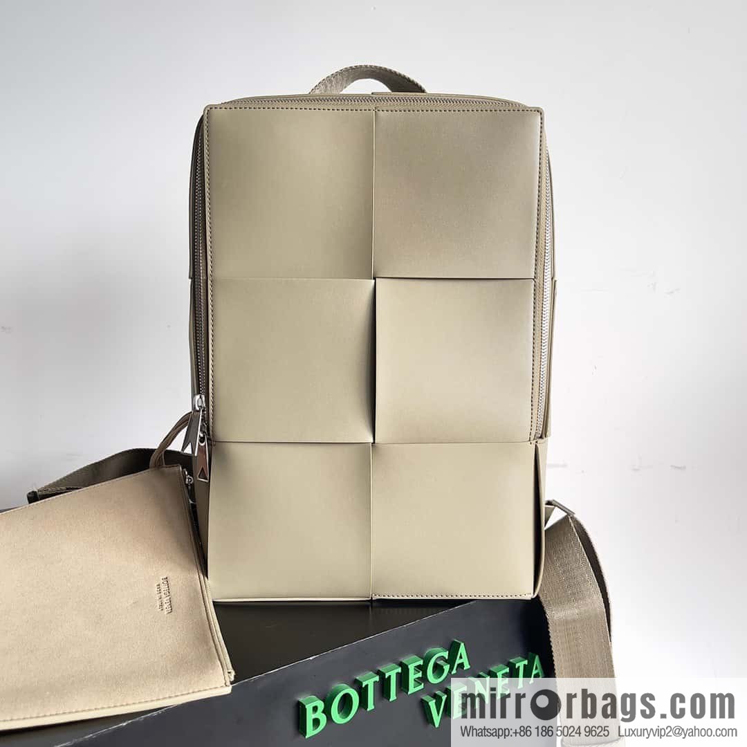 BV's latest large woven shoulder backpack model number: 680092