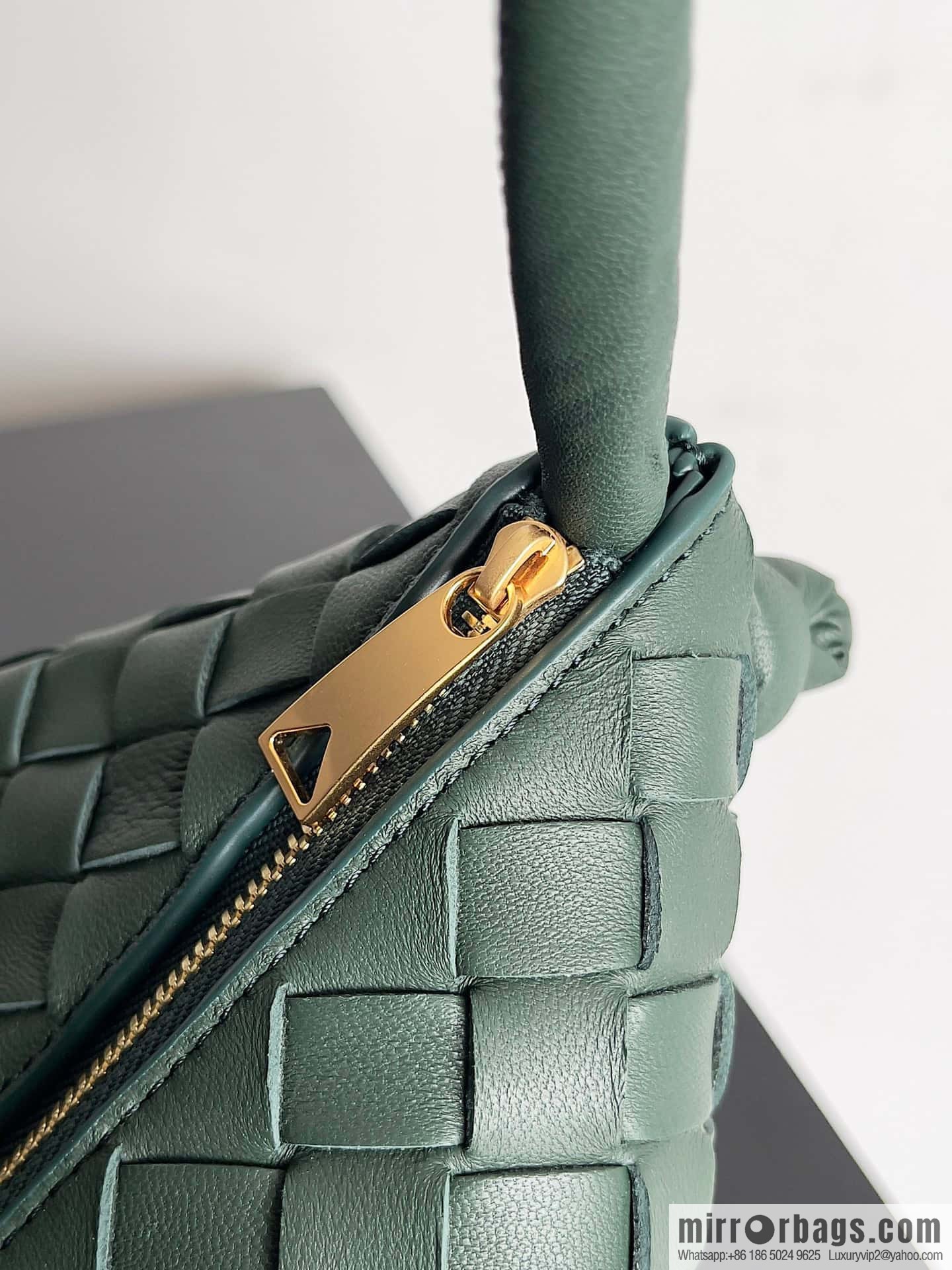 Bottega VenetaBV Turning Bag~ Golden Ball jodie Model number: 701024