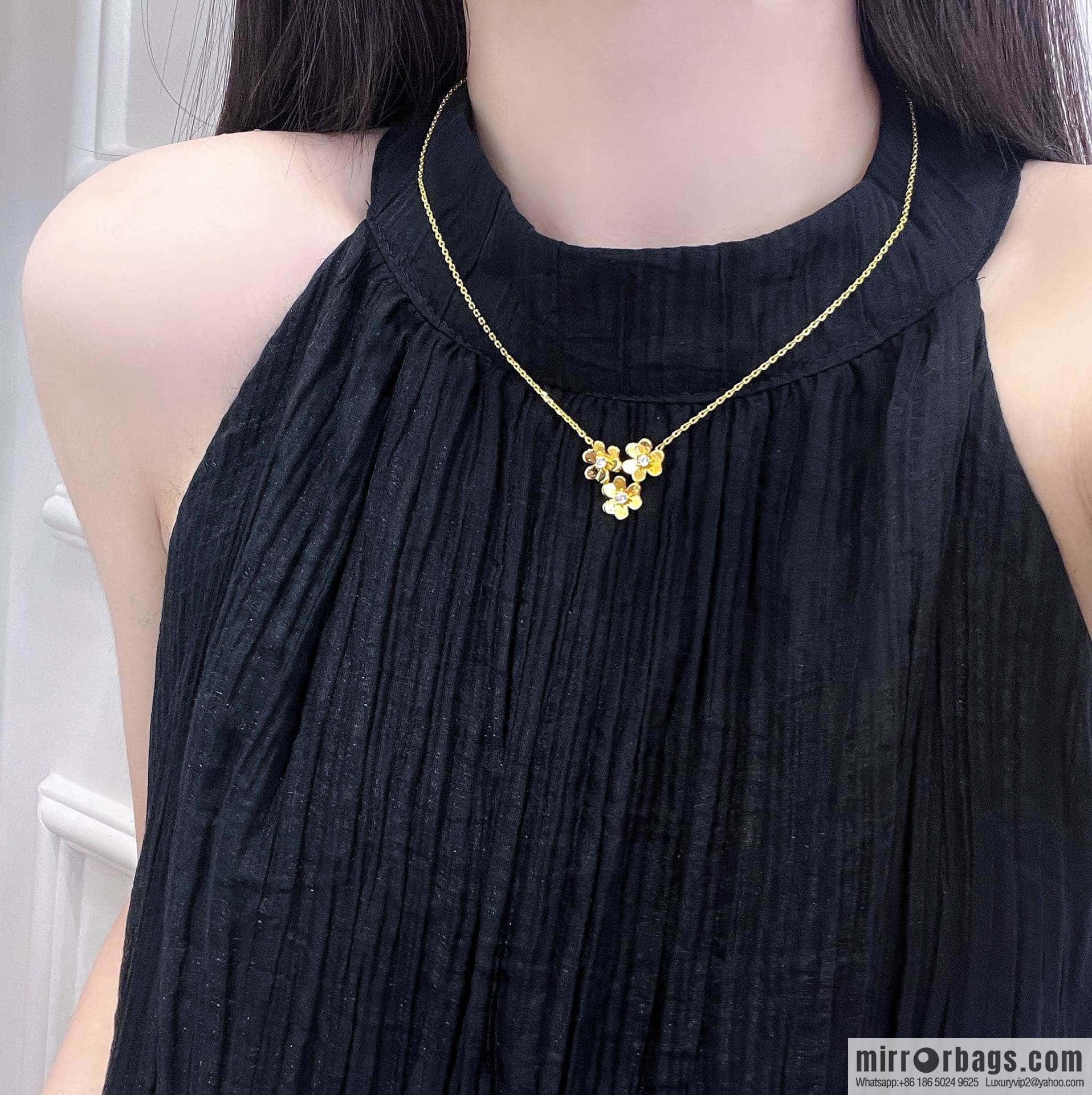 ❗️New ❗️ Original ☀️ Van Cleef & Arpels FRlVOLE Series Three Flowers Necklace ☀️