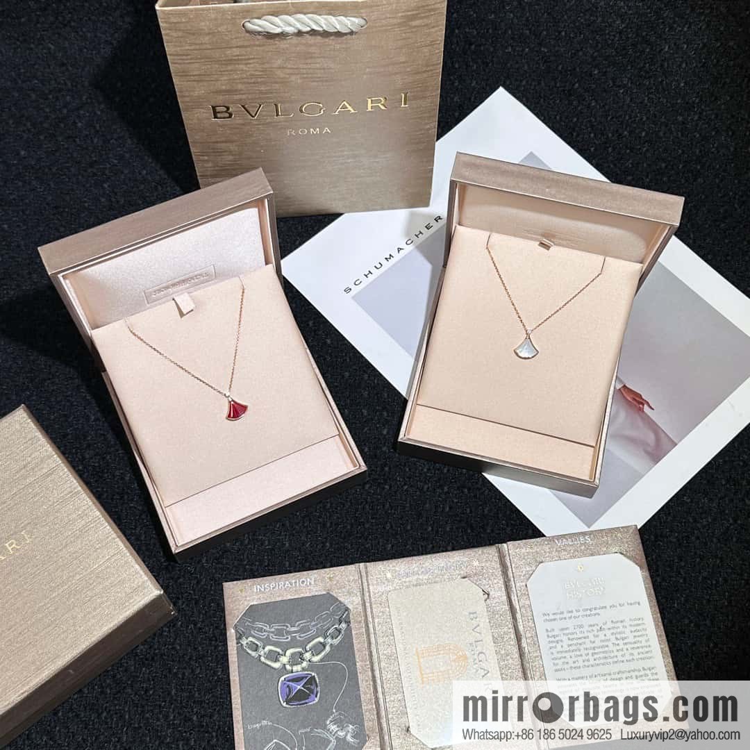 ❗️New ❗️ ☀️ Original ☀ BVLGARI DIVAS'DREAM Chalcedony White Fritillary Fan Necklace  ☀️