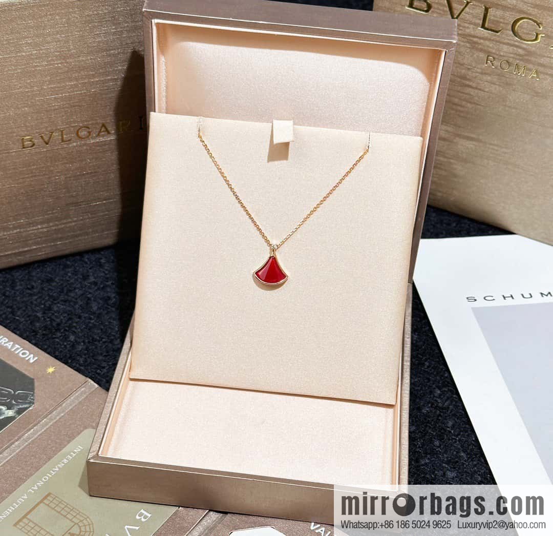 ❗️New ❗️ ☀️ Original ☀ BVLGARI DIVAS'DREAM Chalcedony White Fritillary Fan Necklace  ☀️