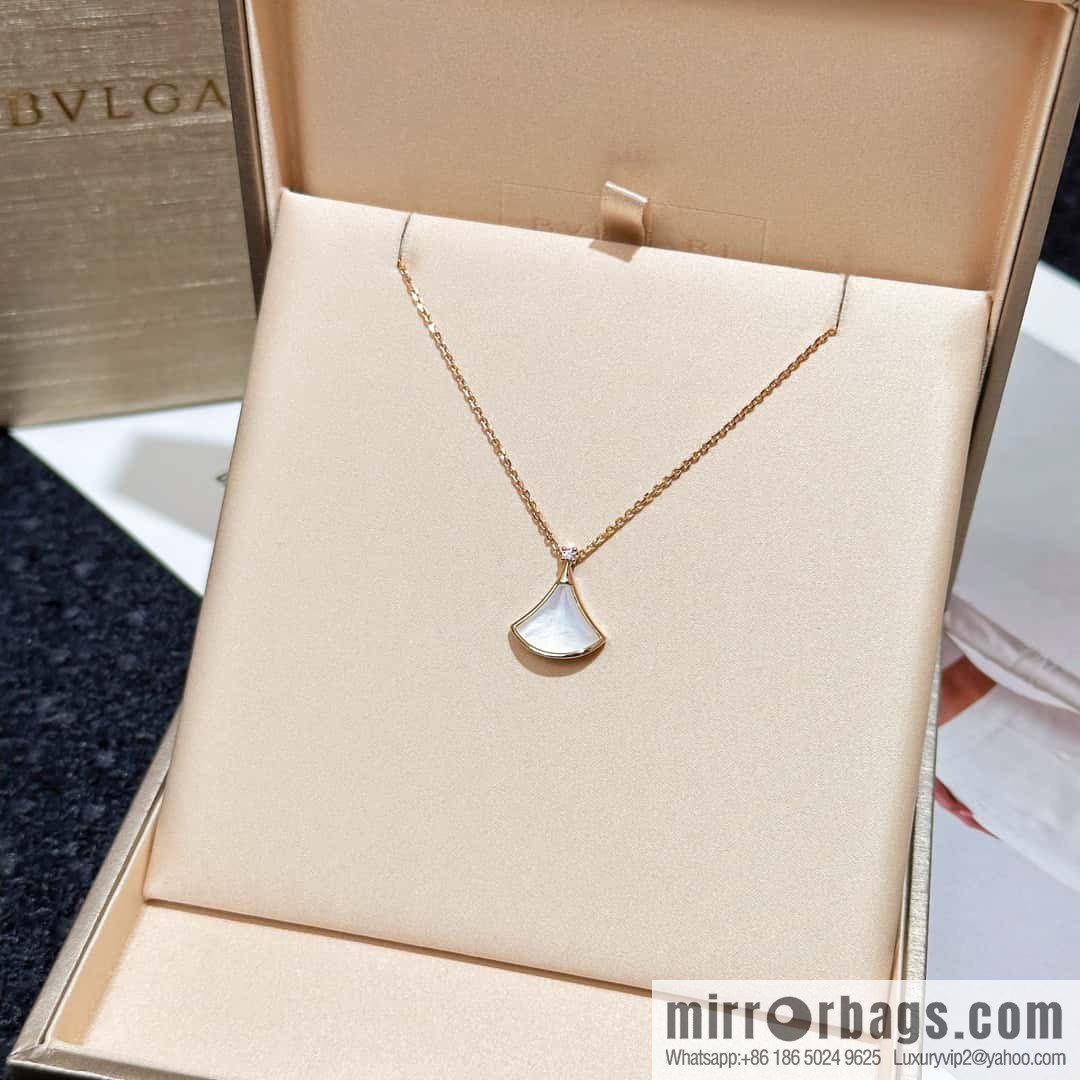 ❗️New ❗️ ☀️ Original ☀ BVLGARI DIVAS'DREAM Chalcedony White Fritillary Fan Necklace  ☀️