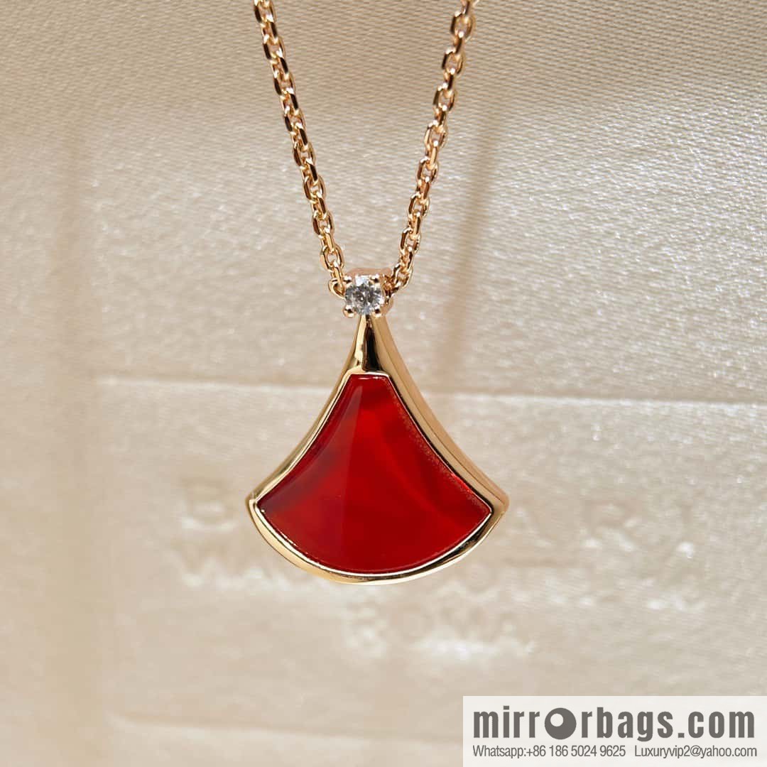 ❗️New ❗️ ☀️ Original ☀ BVLGARI DIVAS'DREAM Chalcedony White Fritillary Fan Necklace  ☀️