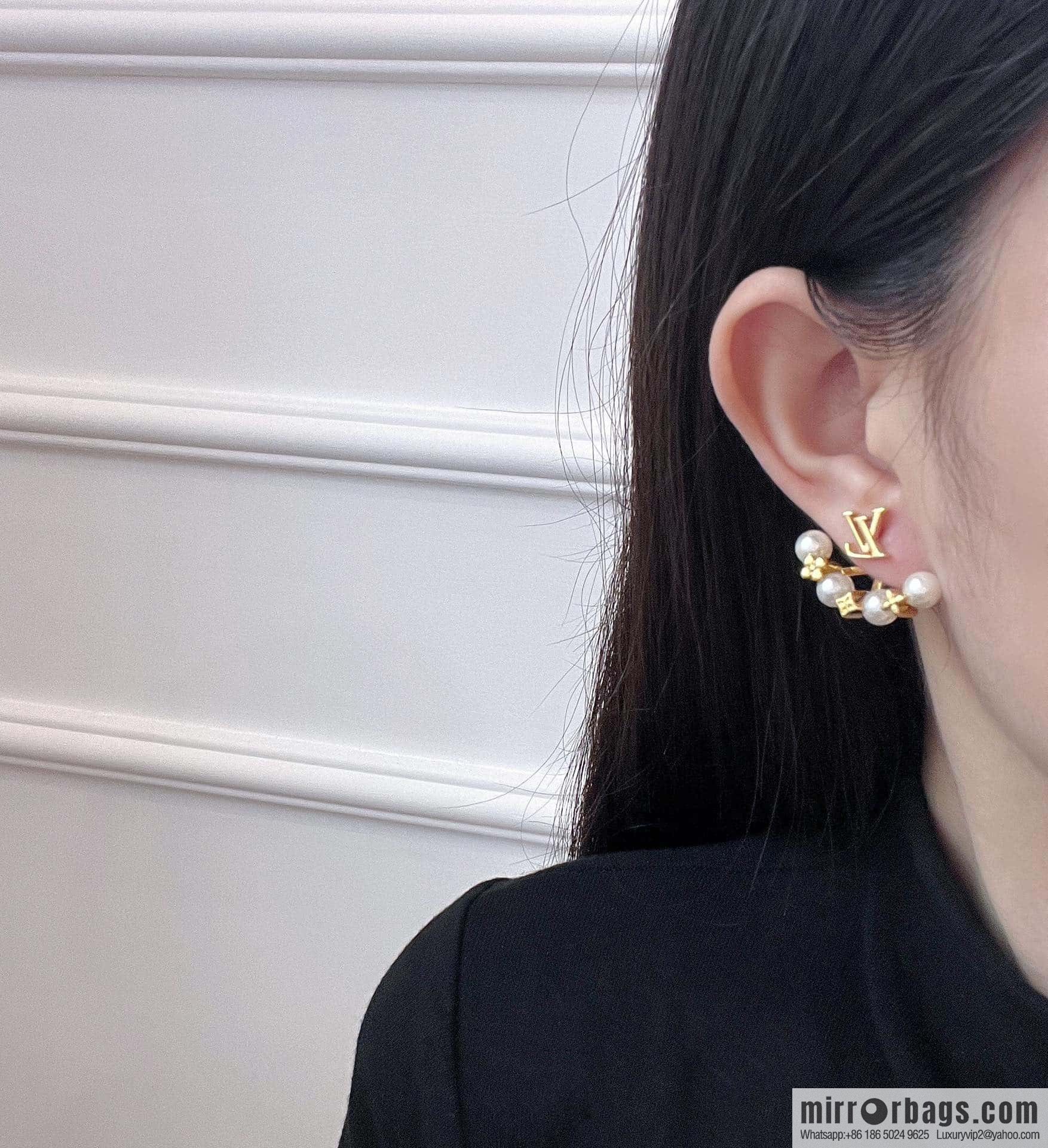 ❗️New ❗️ M01258 ☀ Louis Vuitton MINIGRAM PEARLS stud earrings ☀