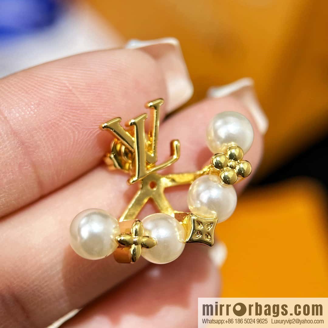 ❗️New ❗️ M01258 ☀ Louis Vuitton MINIGRAM PEARLS stud earrings ☀