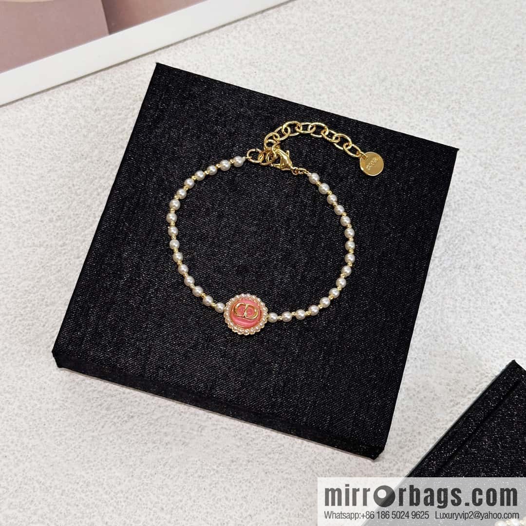 New ☑️ Dior oil CD pearl bracelet