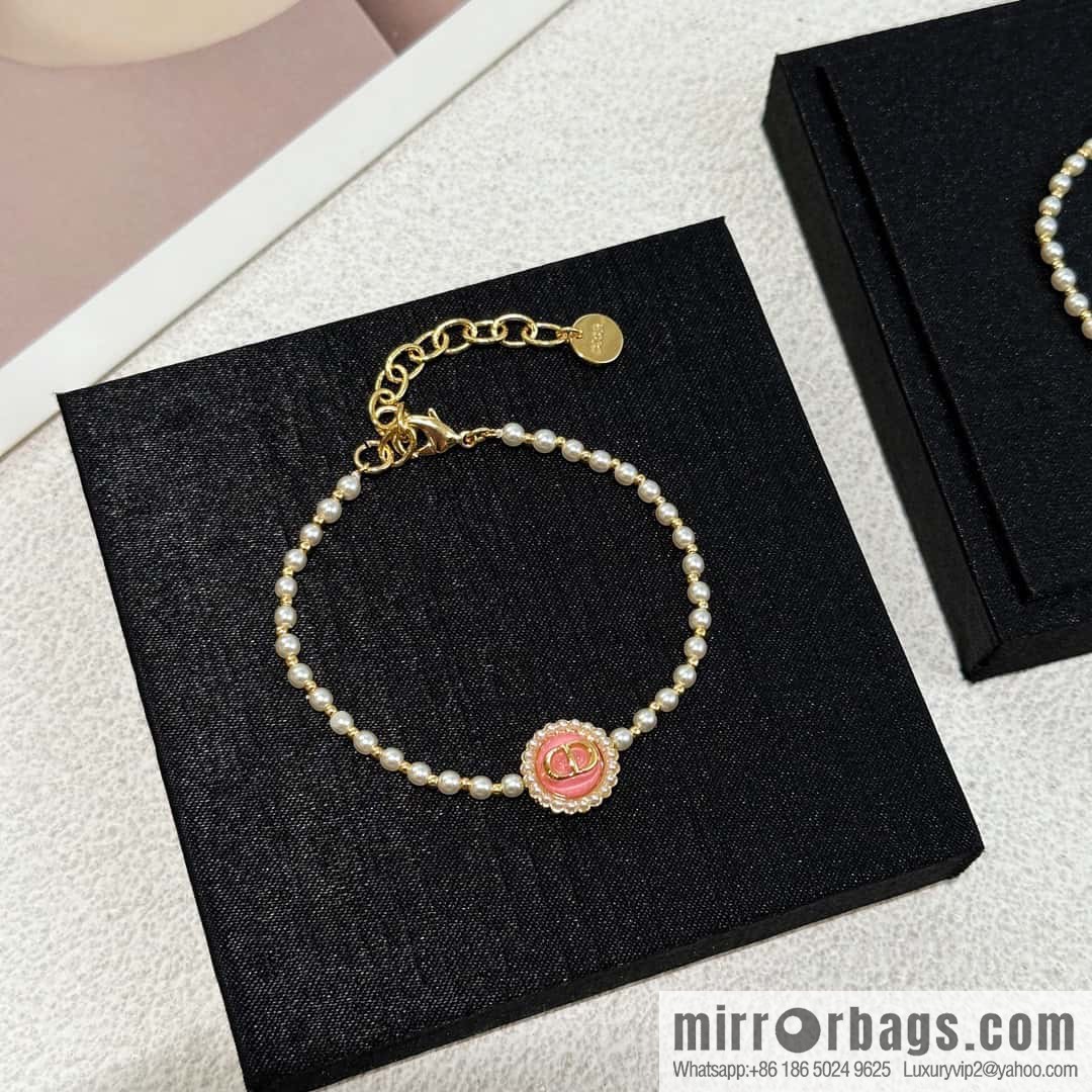 New ☑️ Dior oil CD pearl bracelet