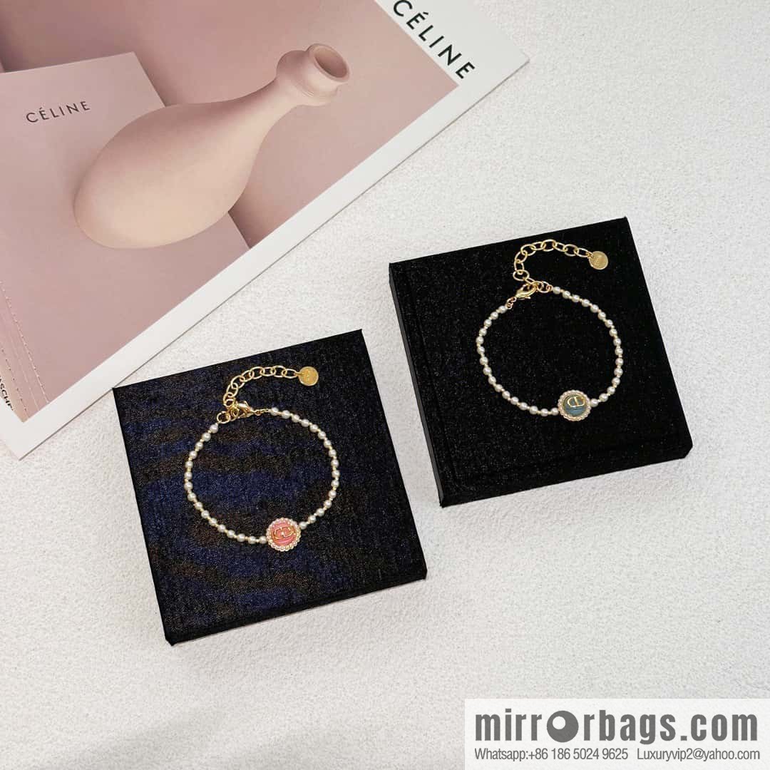 New ☑️ Dior oil CD pearl bracelet