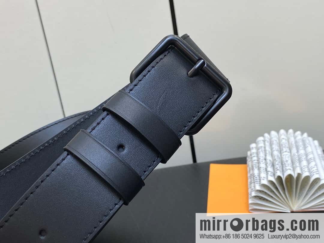 [Boutique‑grade] M23835 black flower, men's bag moon bag series, new LV MOON CROSSBODY handbag in autumn and winter