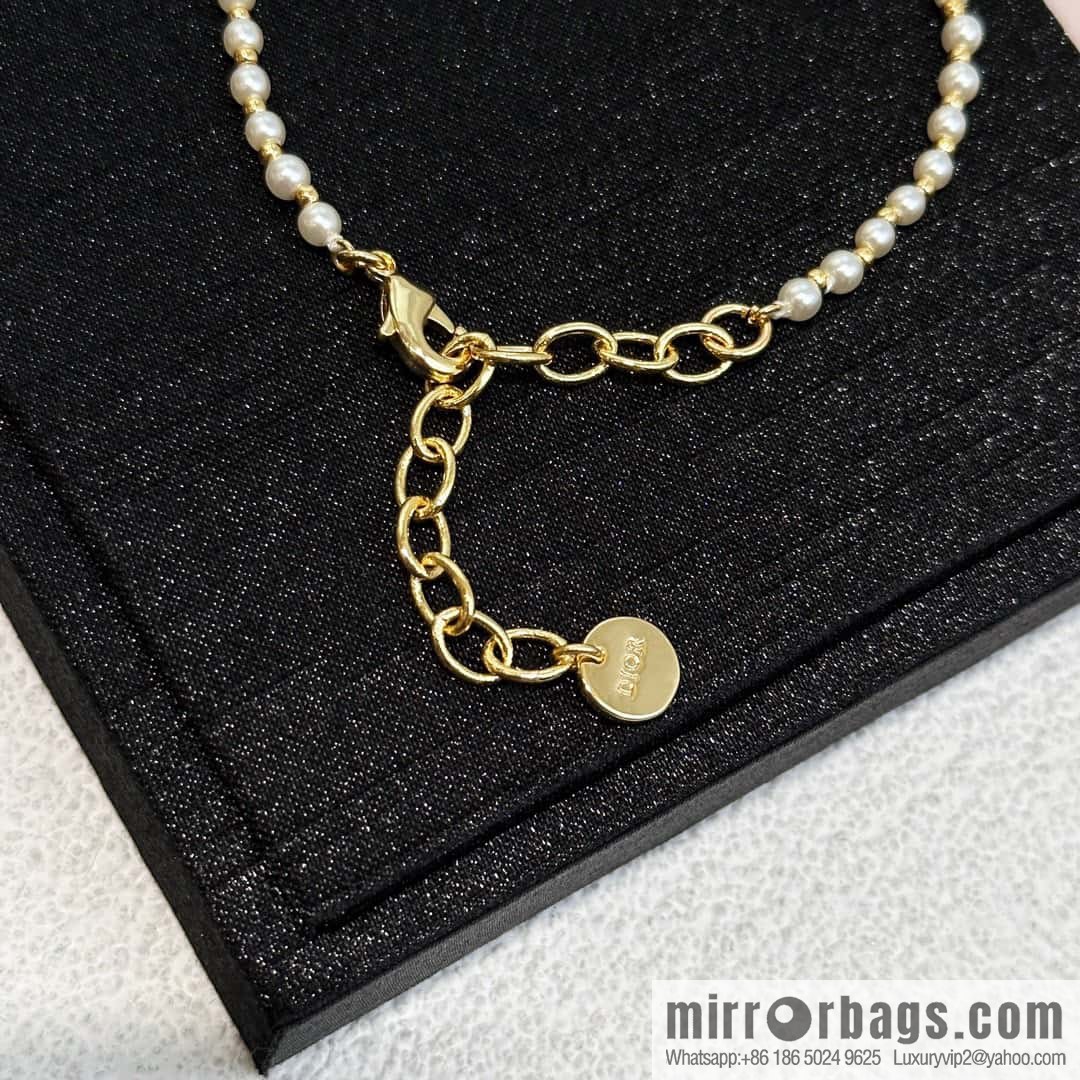 New ☑️ Dior oil CD pearl bracelet