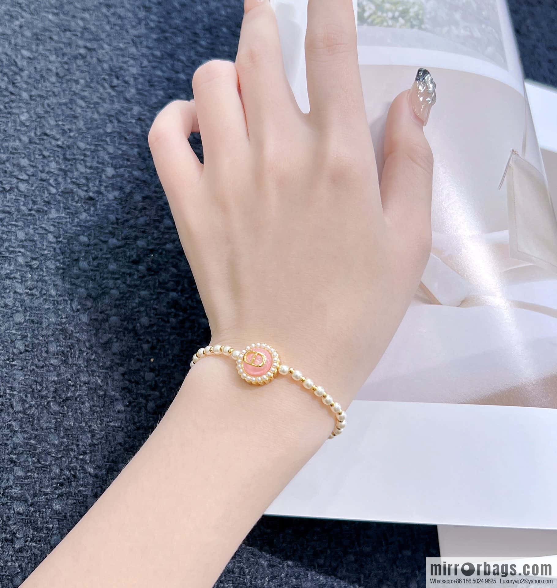 New ☑️ Dior oil CD pearl bracelet