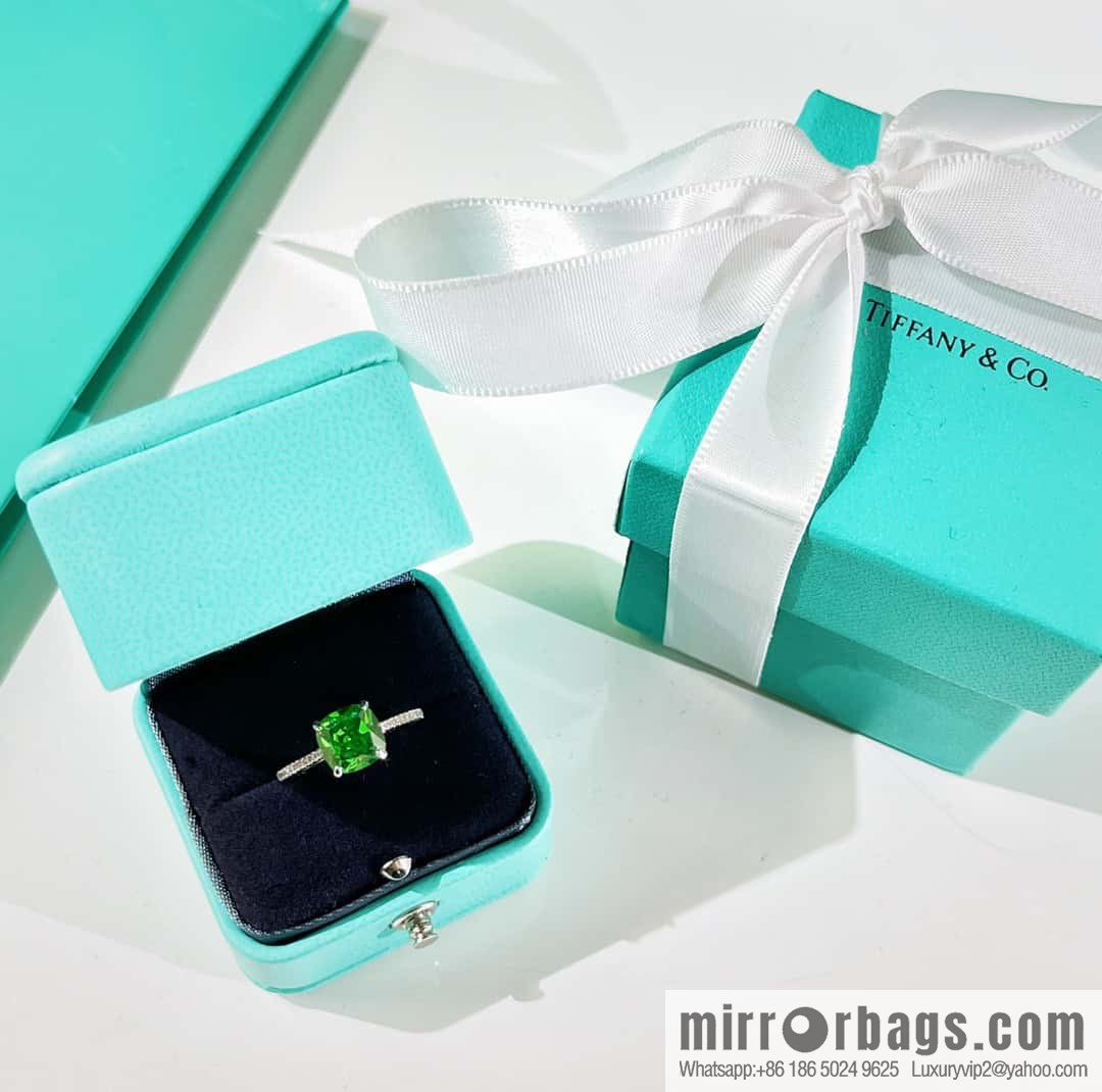 ❗️New ❗️ New ☑️ Tiffany & Co. Square Green Diamond Ring