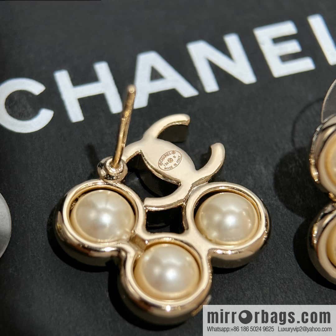 ❗️New ❗️ Chanel earrings ☀️ new ☑️ Chanel c1 double c Tian word earrings ☀️