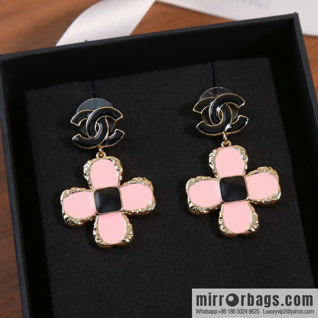 ☀️New ☑️ chanel c2 double c four-leaf clover earrings ☀️