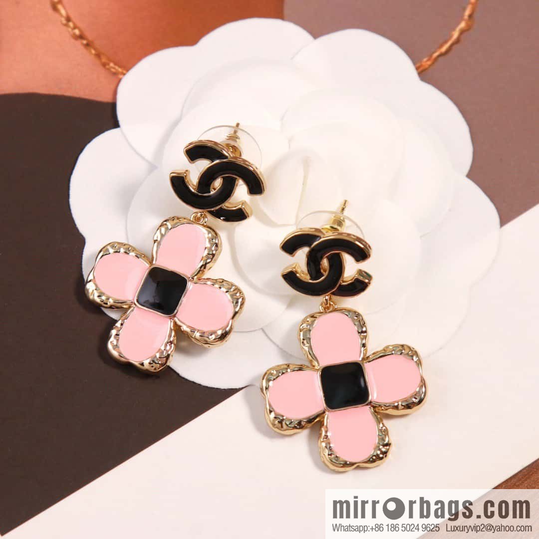 ☀️New ☑️ chanel c2 double c four-leaf clover earrings ☀️