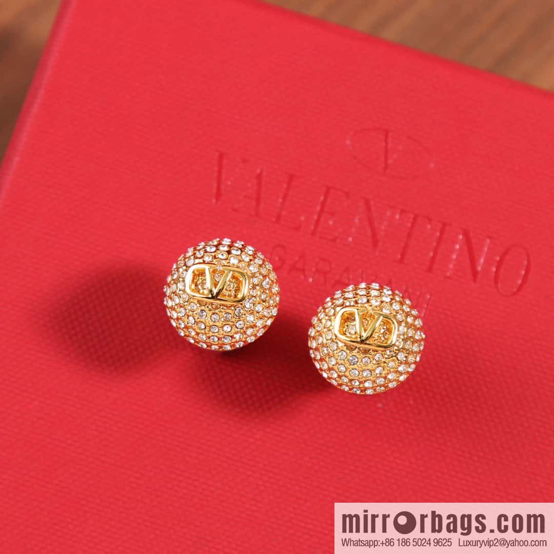 ❗️New ❗️ New ☑️ Valentino round full diamond stud earrings