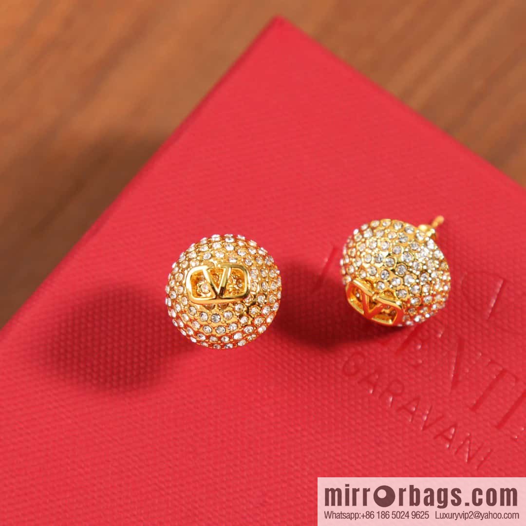 ❗️New ❗️ New ☑️ Valentino round full diamond stud earrings