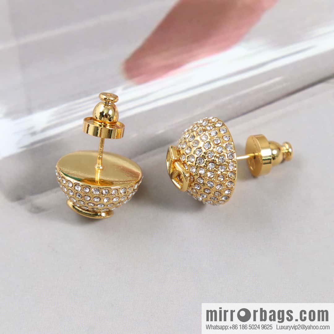 ❗️New ❗️ New ☑️ Valentino round full diamond stud earrings