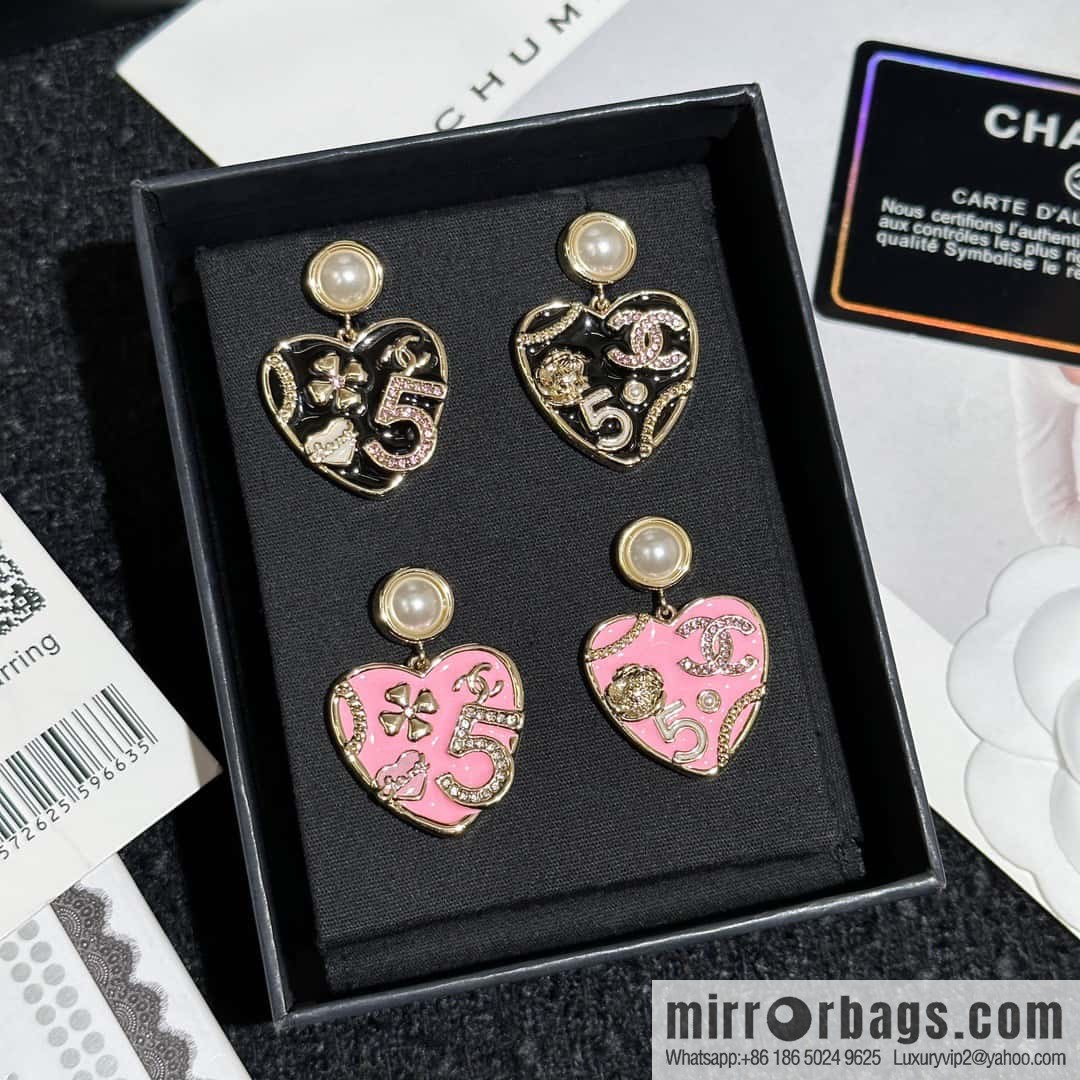 ❗️New ❗️ Chanel stud earrings ☀️ new ☑️ Chanel c2 double c peach heart love stud earrings ☀️