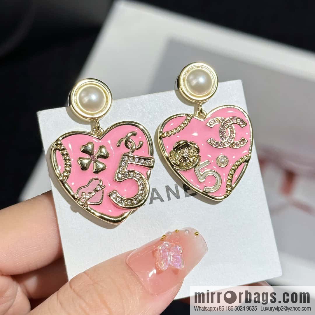 ❗️New ❗️ Chanel stud earrings ☀️ new ☑️ Chanel c2 double c peach heart love stud earrings ☀️