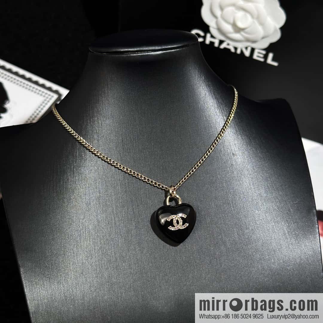 ❗️New ❗️ Chanel necklace ☀️ new ☑️ Chanel double c peach heart love necklace ☀️
