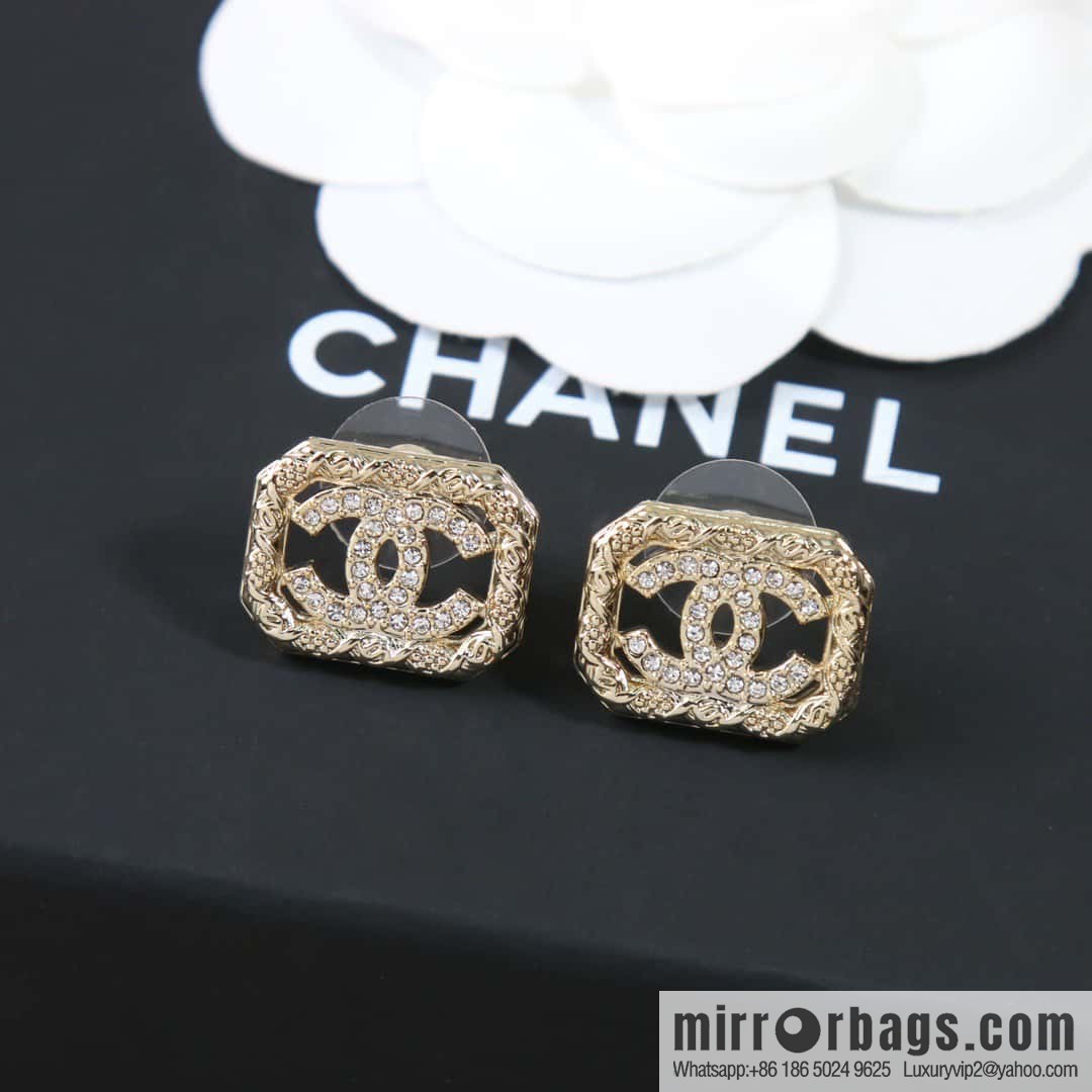 ☀️New ☑️ Chanel C1 double c octagon stud earrings ☀️