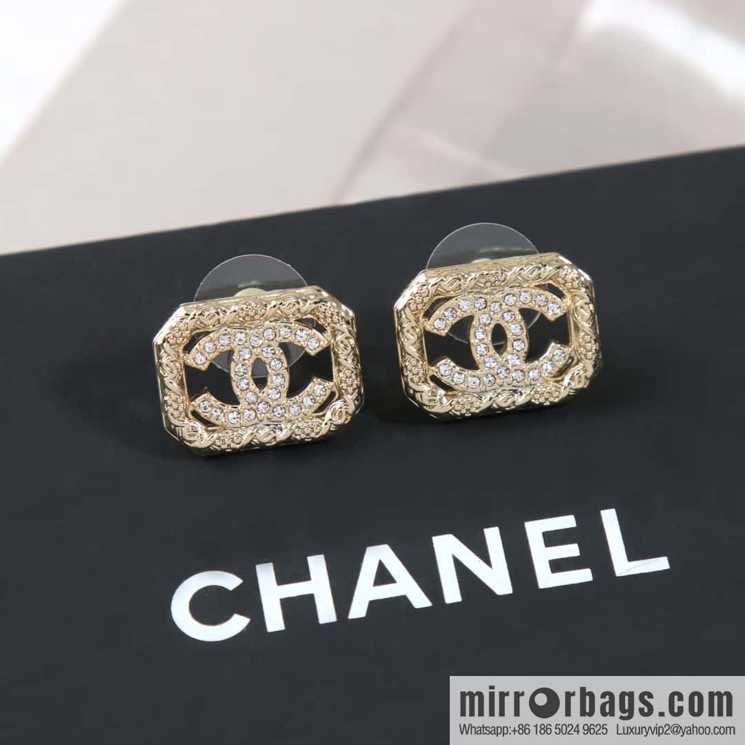 ☀️New ☑️ Chanel C1 double c octagon stud earrings ☀️