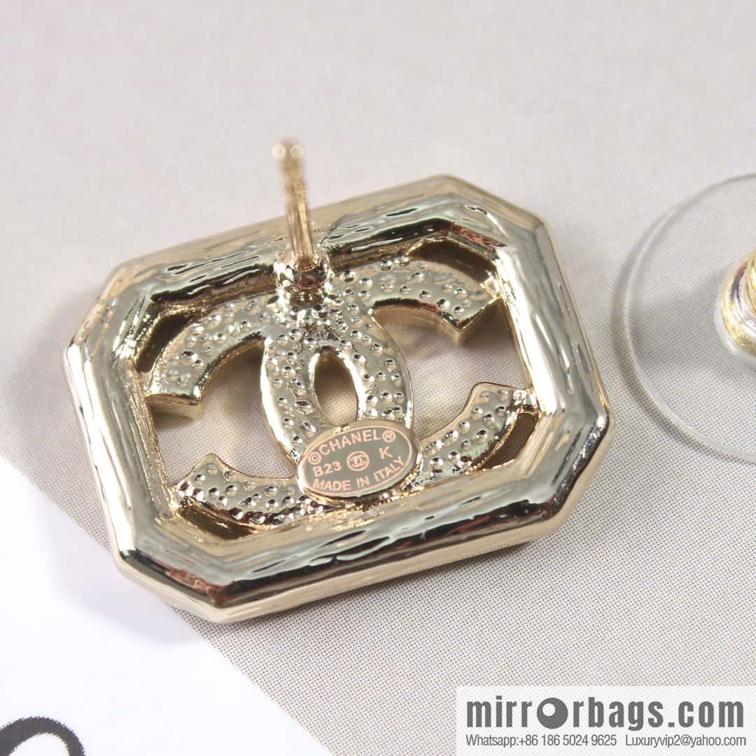 ☀️New ☑️ Chanel C1 double c octagon stud earrings ☀️