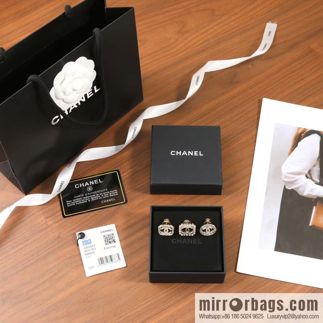 ❗️New ❗️ Chanel Brooch (3-in-1) ☀️ New ☑️ Chanel 3-in-1 Brooch ☀️