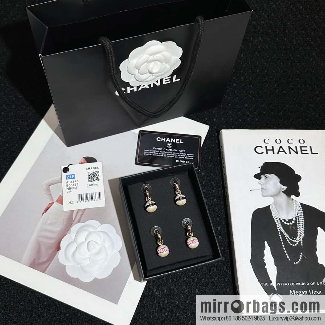 ❗️New ❗️ chanel stud earrings ☀️ new ☑️ chanel c2 double c pearl stud earrings ☀️